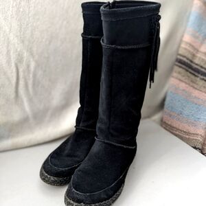 4.99Ship✅ Ugg Suede Moccasin style Boots